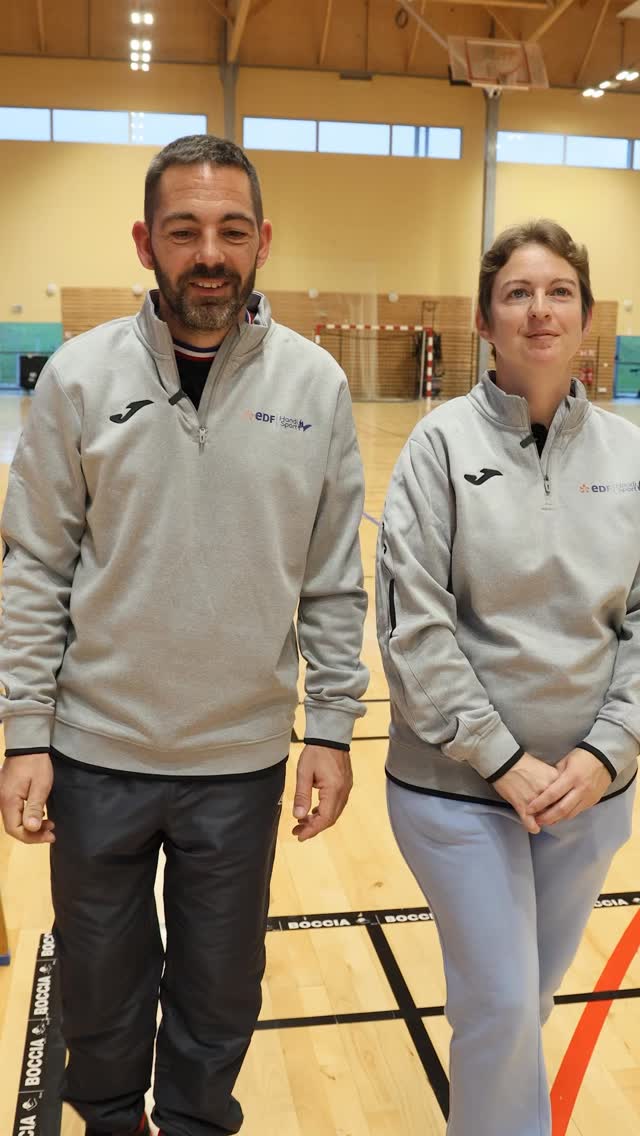 🌟 Plongez dans l’histoire de famille de Virginie, Jonathan et Lou. Lou c’est une jeune sportive de la FFH qui s’épanouit dans plusieurs disciplines comme la sarbacane ou la boccia.
 
Ils nous racontent ses premiers pas, les moments déclics, et la place essentielle que le sport occupe dans son quotidien...et dans le leur. Ce portrait a été réalisé avec le soutien de la Fondation Groupe Covéa, partenaire engagé aux côtés de la FFH 🤝