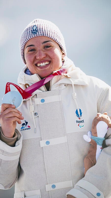🥈 Les Bleus ouvrent leur compteur à Cortina !

Aurélie Richard et Arthur Bauchet lancent la délégation française avec deux magnifiques médailles d’argent en descente. On vous debrief la journée. 
👉 Pour plus d’infos, lisez L’Écho des Sommets #2 via le lien en bio.
 
Crédits 📷 : Curutchet Vincent / KMSP / Ambroise Abondance
